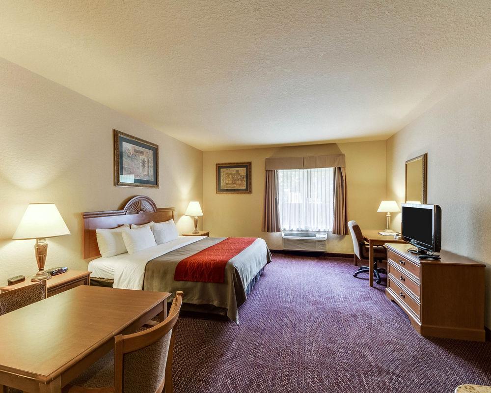 Comfort Inn & Suites And Suites Fredericksburg Esterno foto