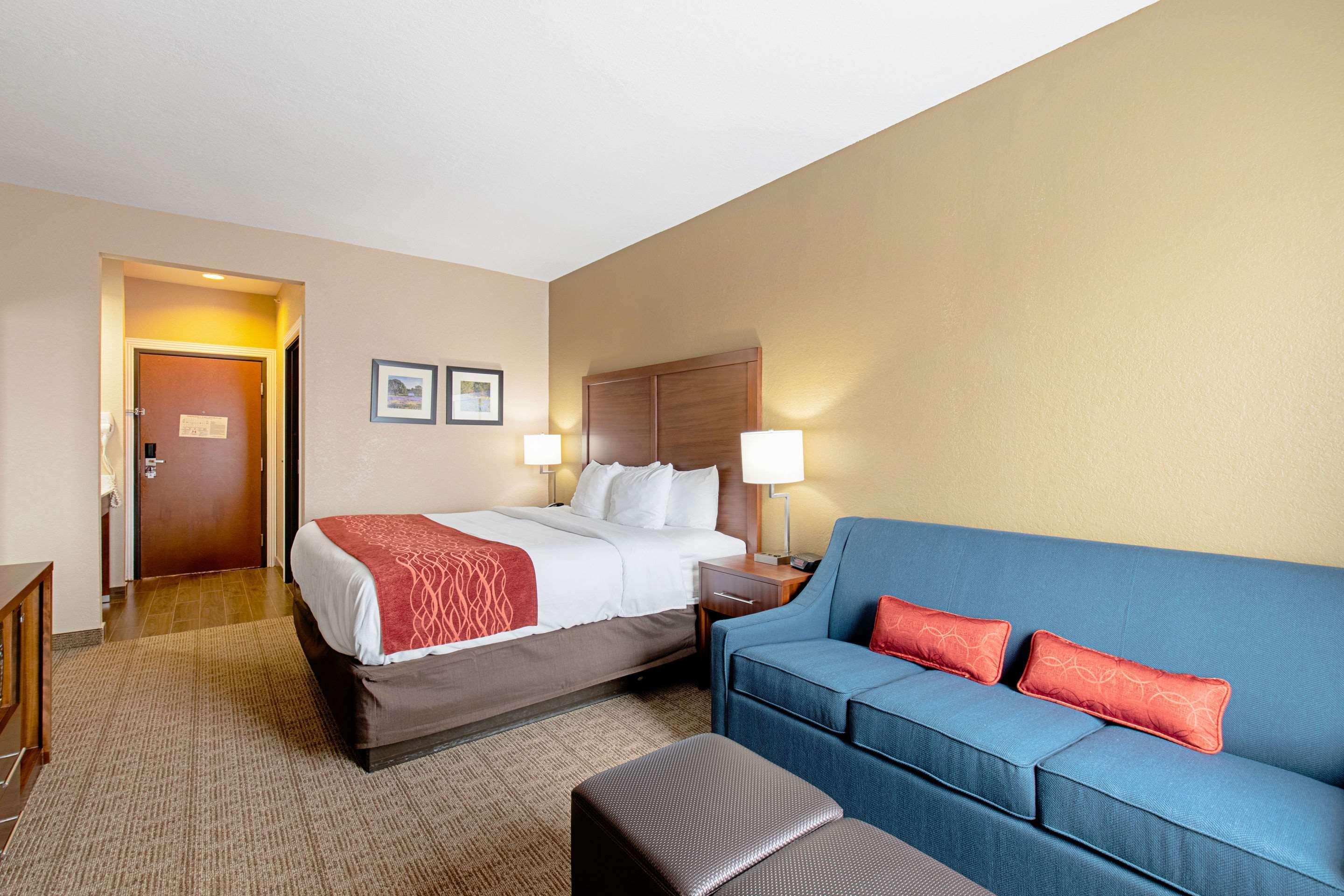 Comfort Inn & Suites And Suites Fredericksburg Esterno foto