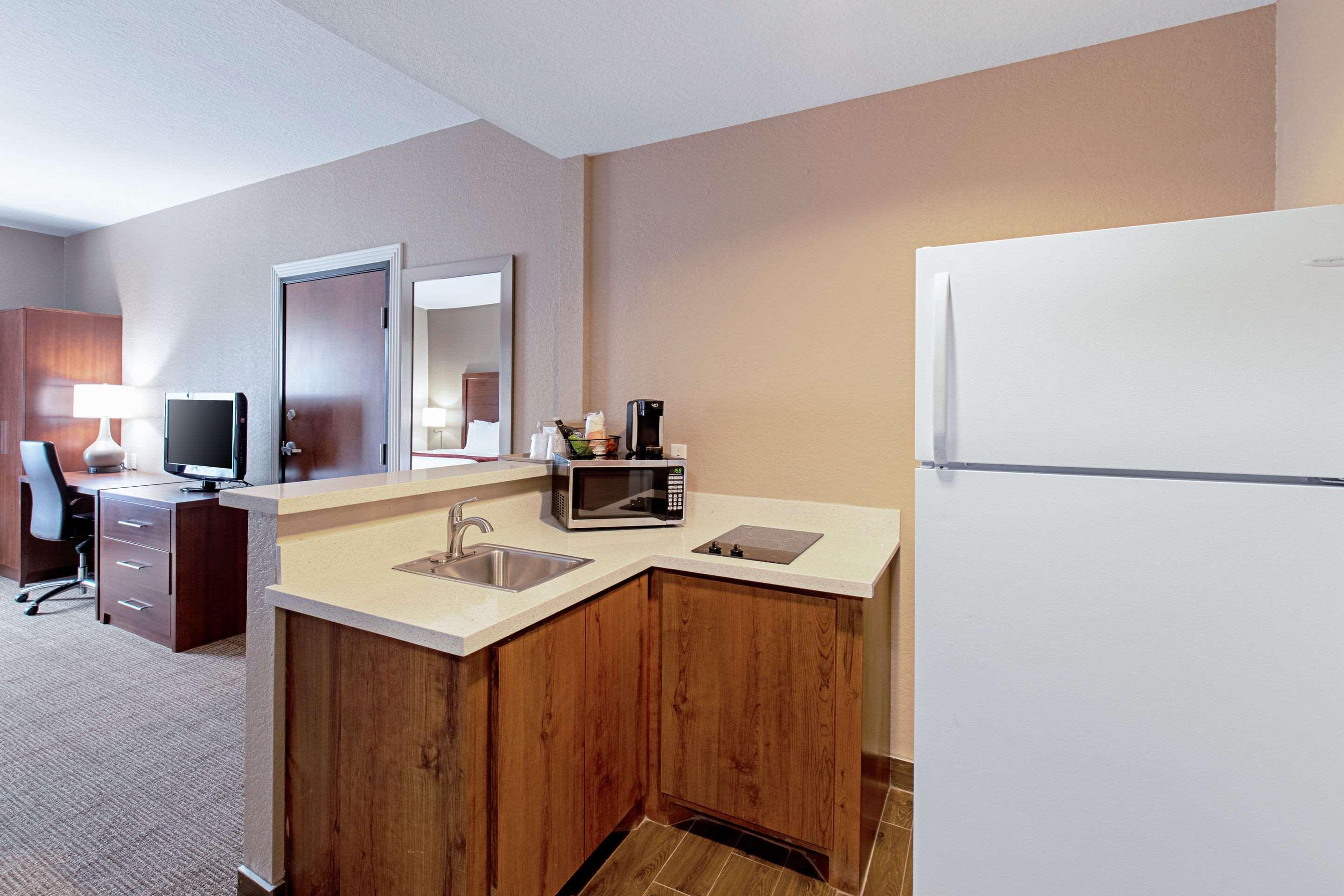 Comfort Inn & Suites And Suites Fredericksburg Esterno foto