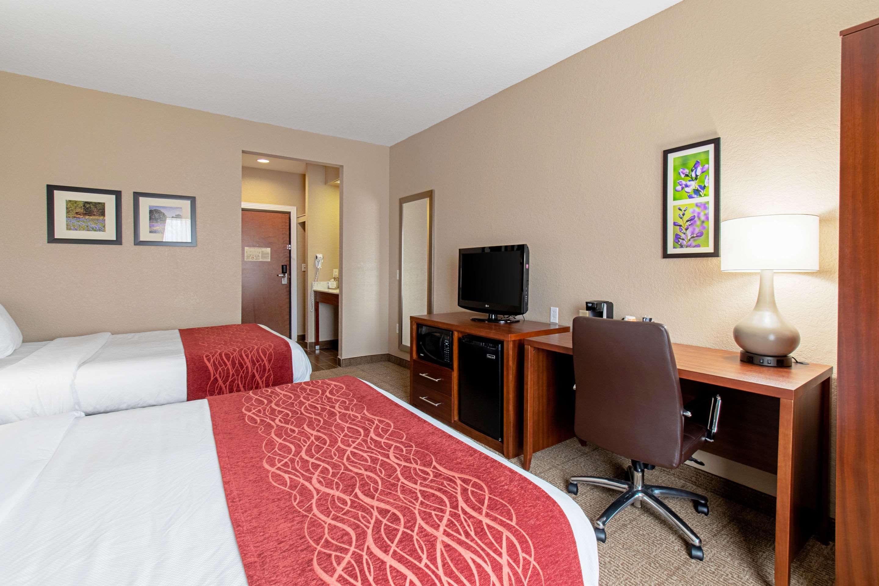 Comfort Inn & Suites And Suites Fredericksburg Esterno foto