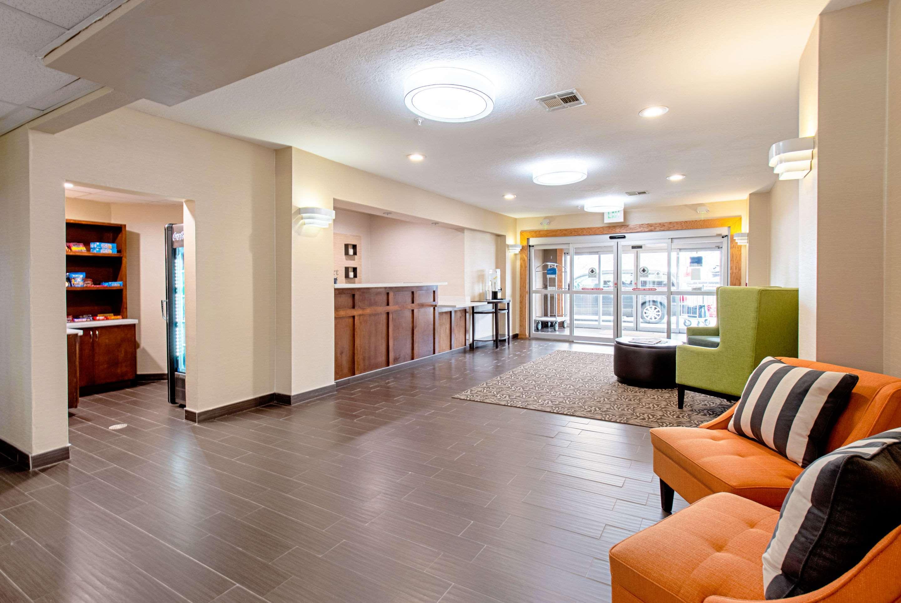 Comfort Inn & Suites And Suites Fredericksburg Esterno foto