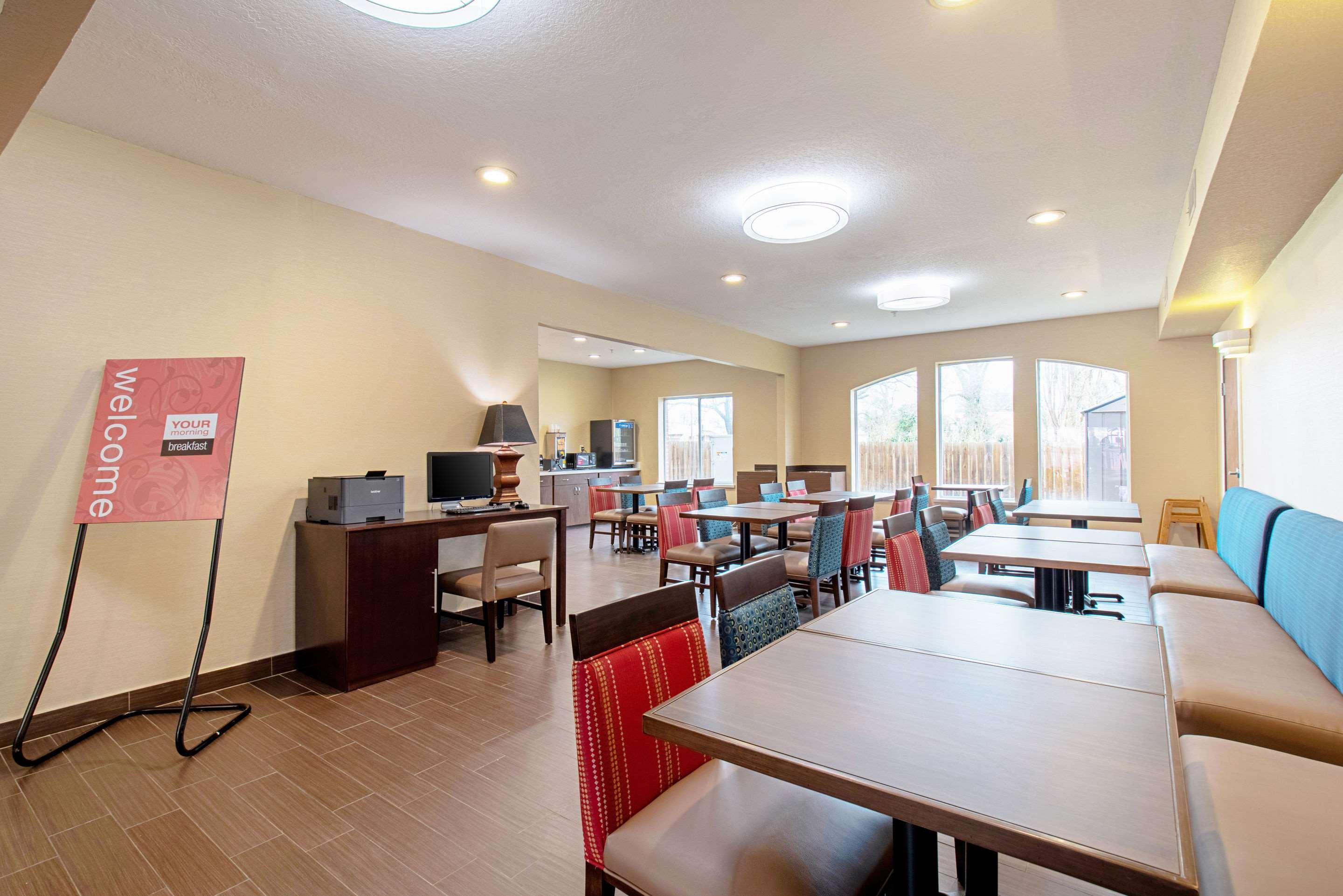 Comfort Inn & Suites And Suites Fredericksburg Esterno foto