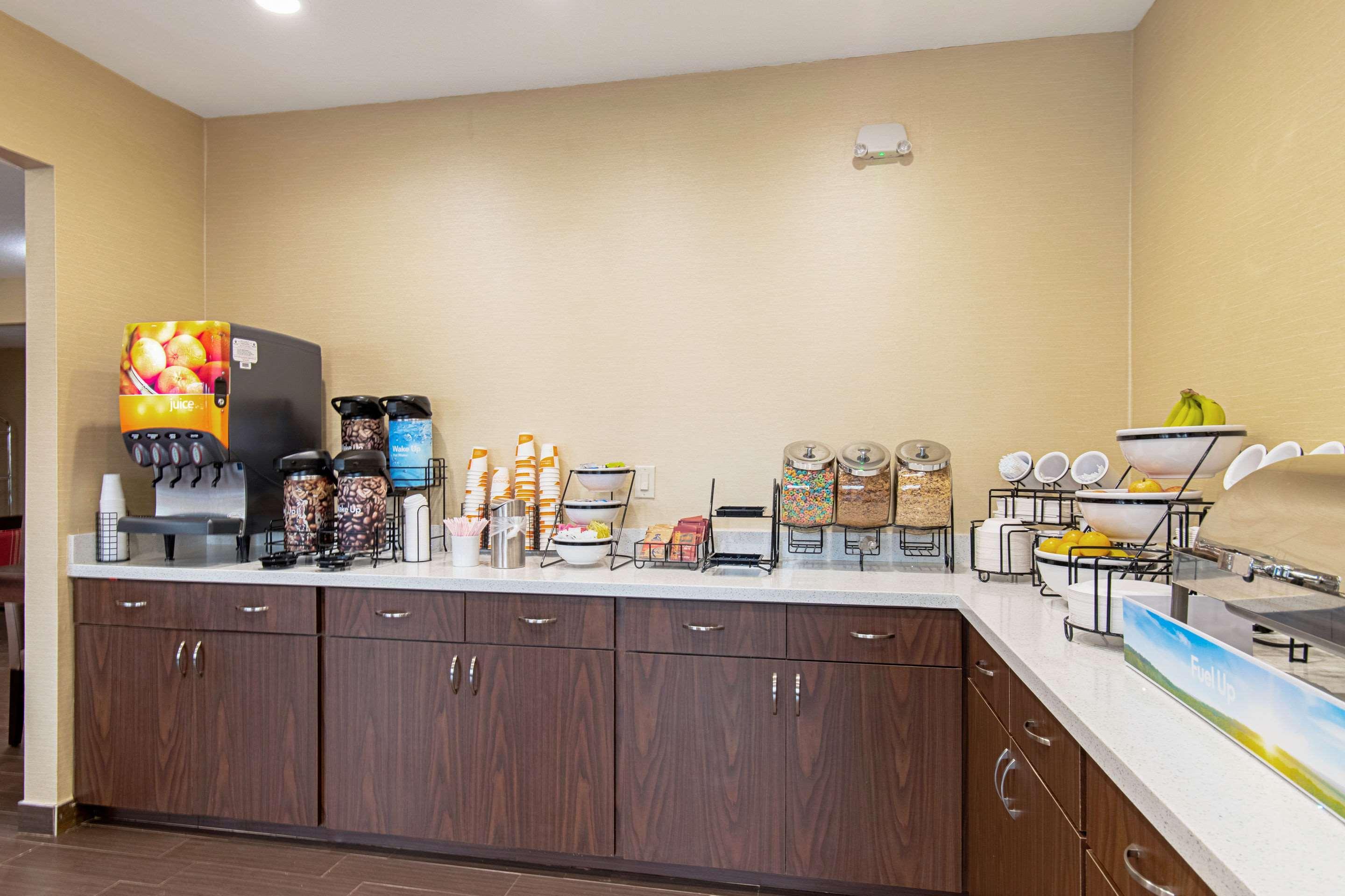 Comfort Inn & Suites And Suites Fredericksburg Esterno foto