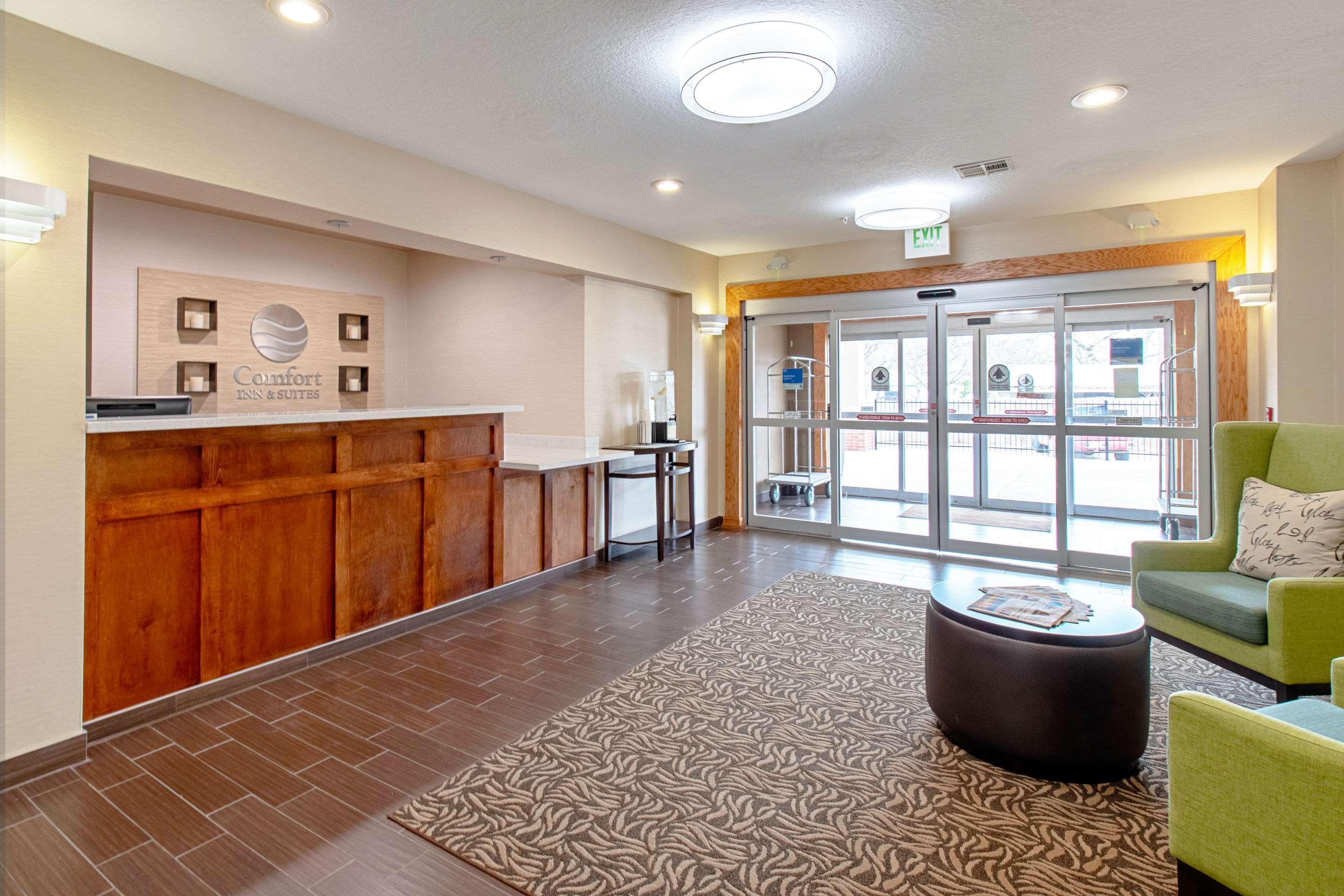Comfort Inn & Suites And Suites Fredericksburg Esterno foto