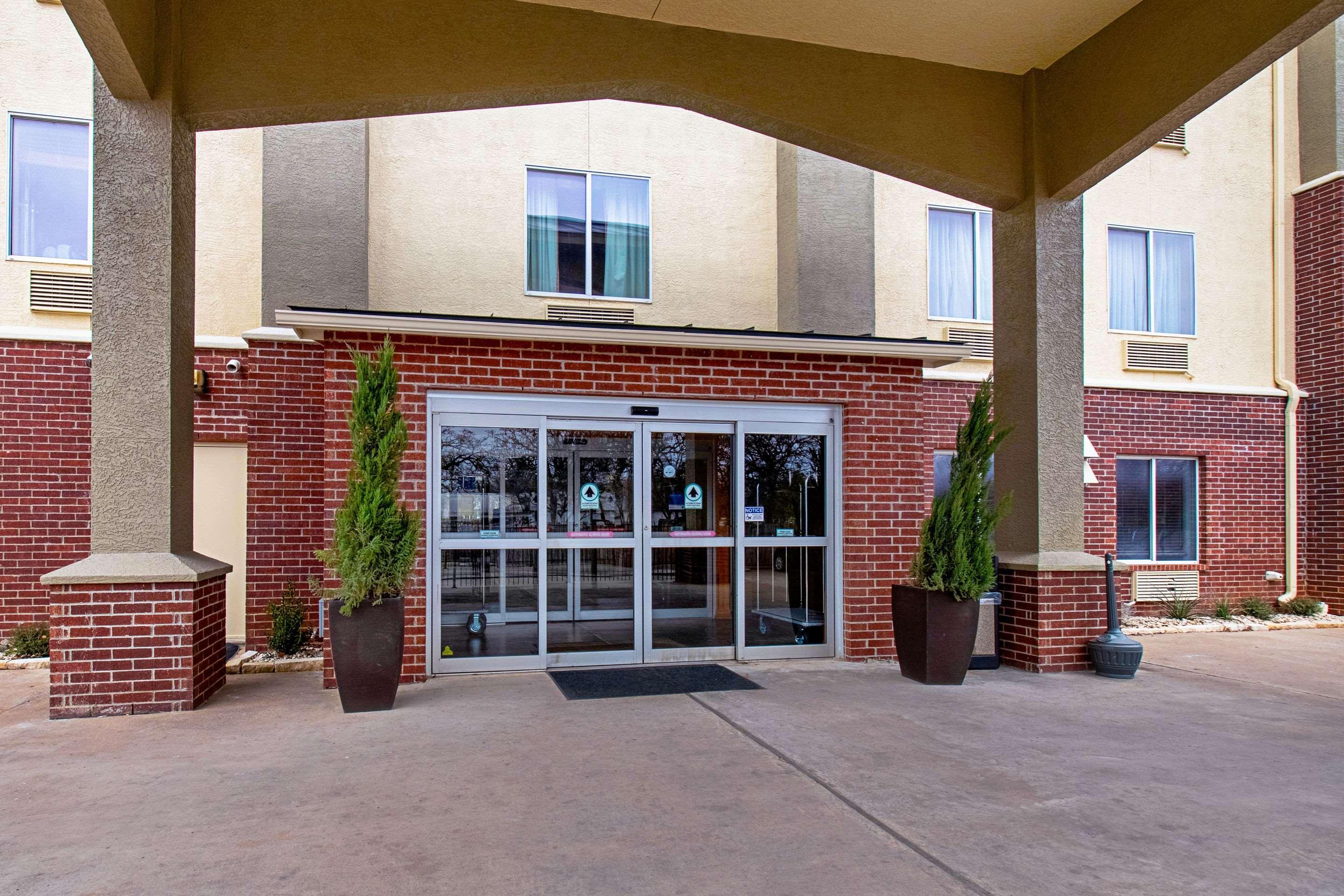Comfort Inn & Suites And Suites Fredericksburg Esterno foto
