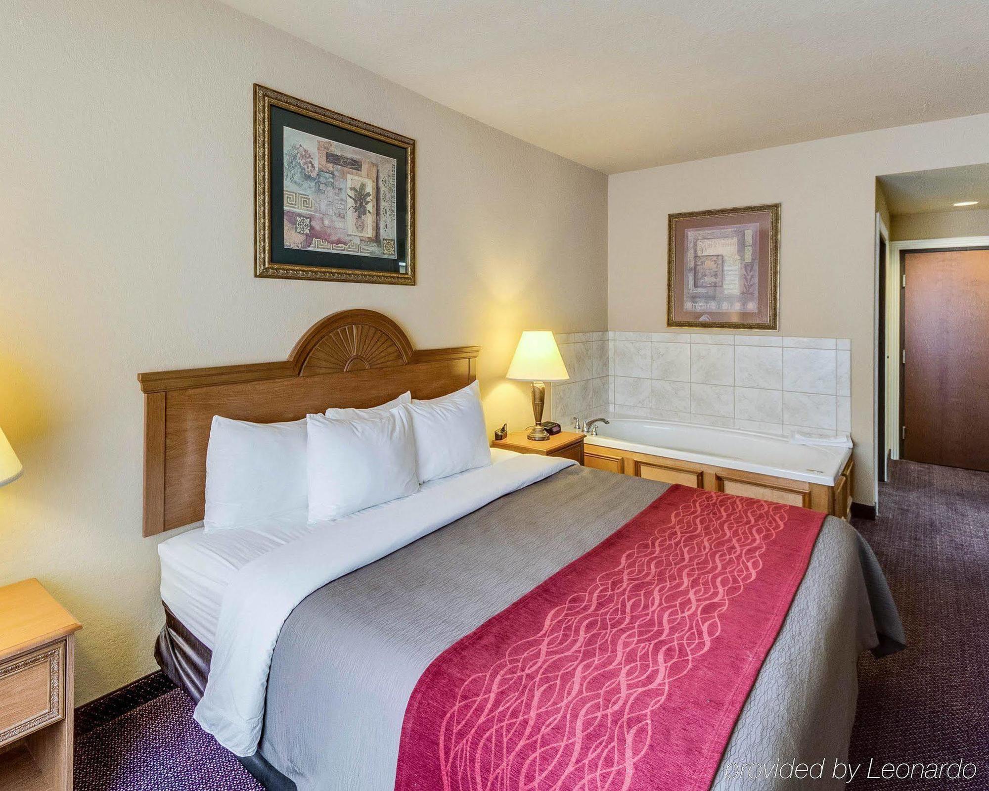 Comfort Inn & Suites And Suites Fredericksburg Esterno foto